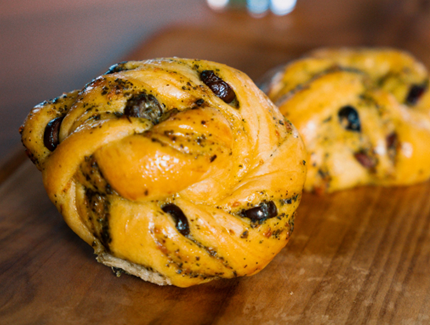 Bun Olives et Basilic